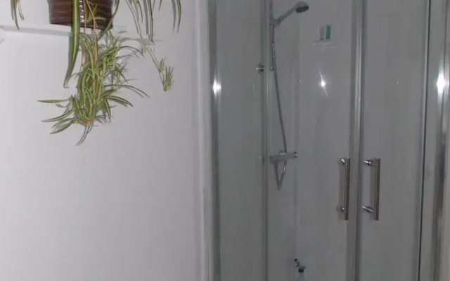 Ty-Ni Guest House