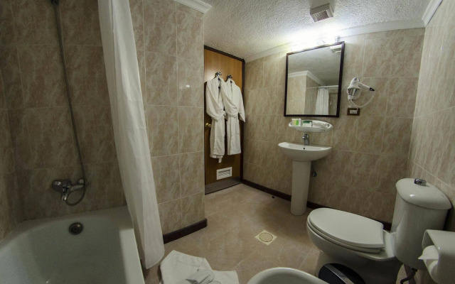 Meneur Hotel