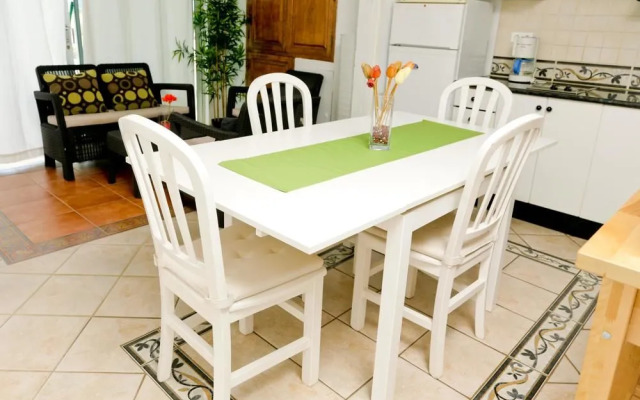 2 Bedroom Condo 02136063 by HomeRez