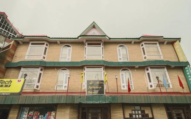 Oyo 18809 Mahamaya Palace