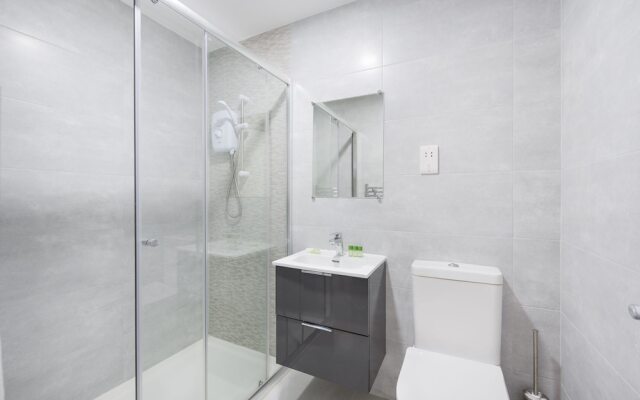 Earl's Court by CAPITAL 119