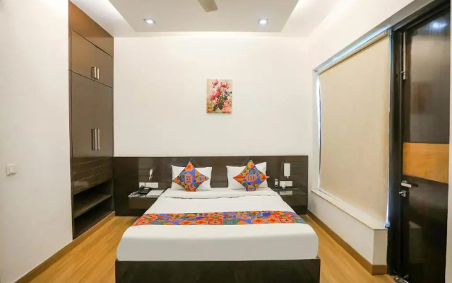 FabHotel Rivlet Residency