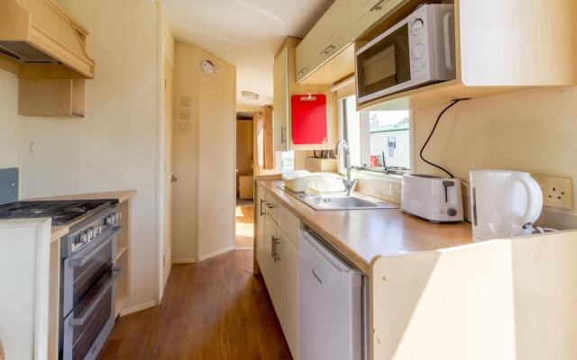 Stunning 3-bed Caravan in Clacton-on-sea