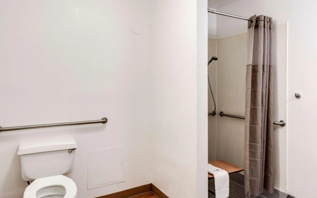 Motel 6 Spokane, WA - West