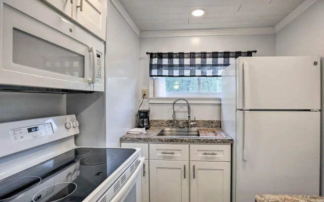 'little Piece of Heaven' Rental Near Dtwn Corning!