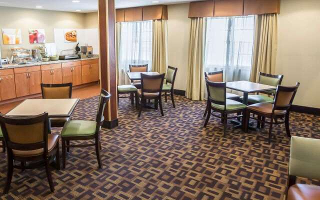 Quality Inn Chesterton near Indiana Dunes National Park I-94