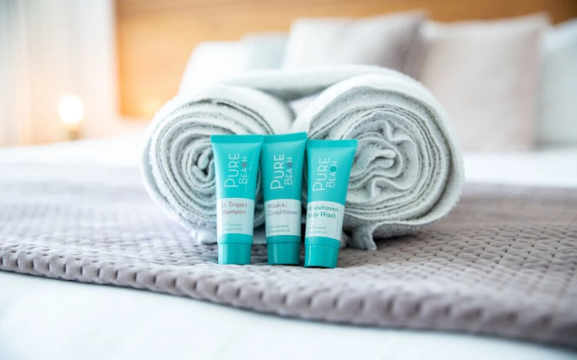 Stunning Sea Views Azura 7 Airlie & Wifi