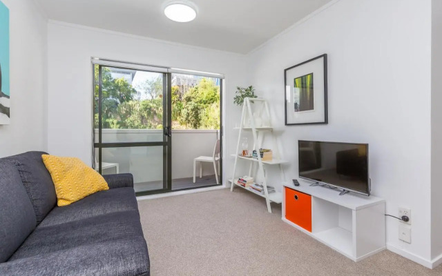 Peaceful apartment at Victoria Park