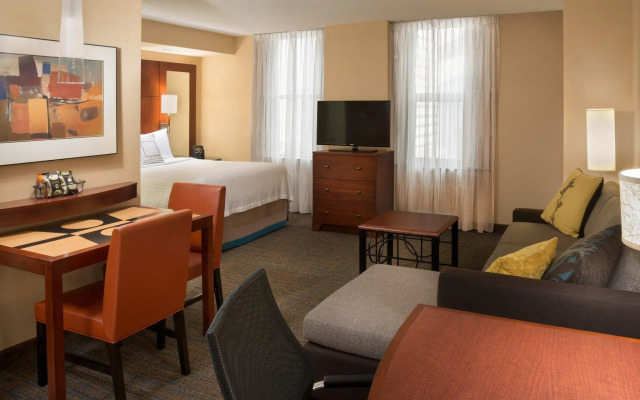 Residence Inn by Marriott Toronto Downtown / Entertainment District