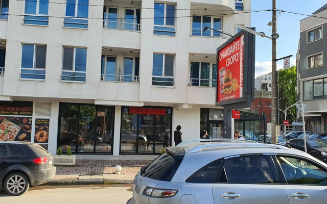 Colonel apartment 956