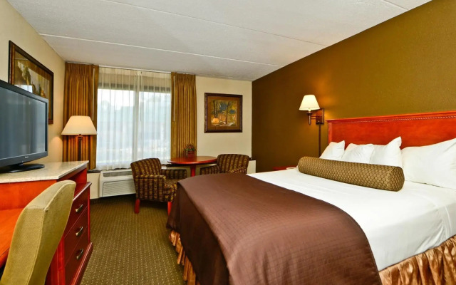 Ramada Hotel & Conference Center by Wyndham Plymouth
