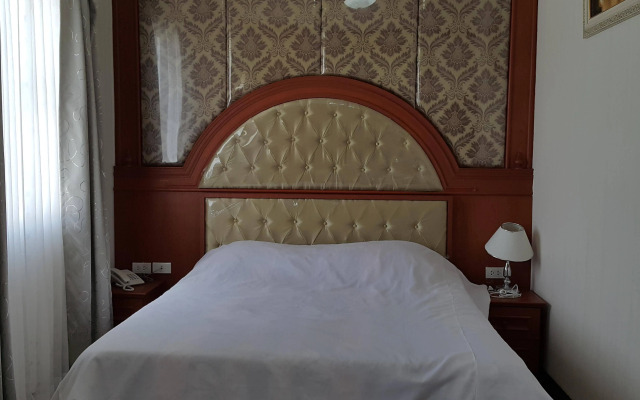 Crystal Place Buayai