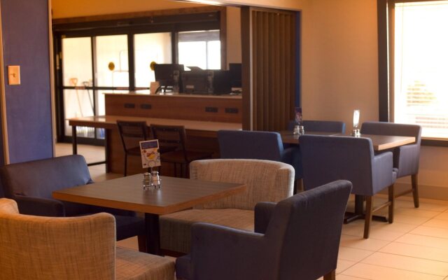 Holiday Inn Express & Suites Maryville by IHG