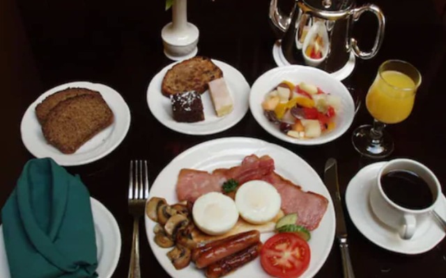 Earls Court House Hotel