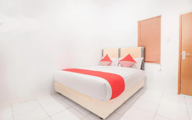 Super OYO 160 Lontar Residence