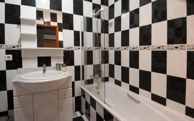 Cozy Beach Front with Rooftop