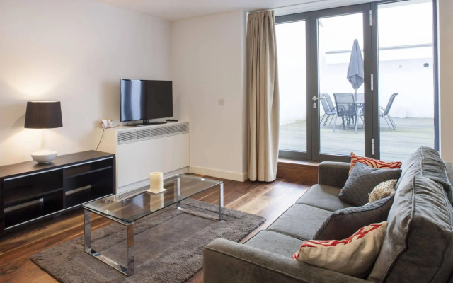 Oxford Street Apartments