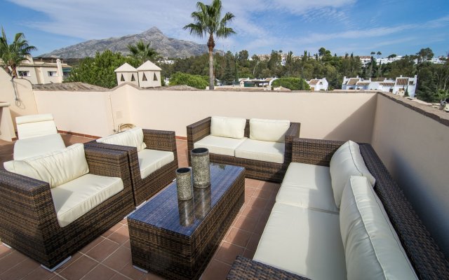 Lbp- 3 Bedroom Apartment with Large Roof Top Terrace