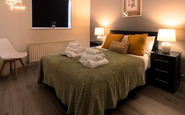 Get Away Home With Hot Tub Sleeps 6