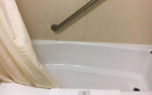 Garden Inn & Suites