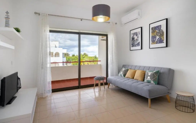 Acqua Vista Family Apartment - 200M from BEACH