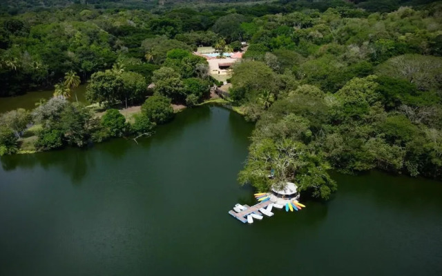 Hosteria florida tropical