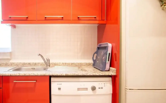 Lovely Flat near Public Transportation in Izmir