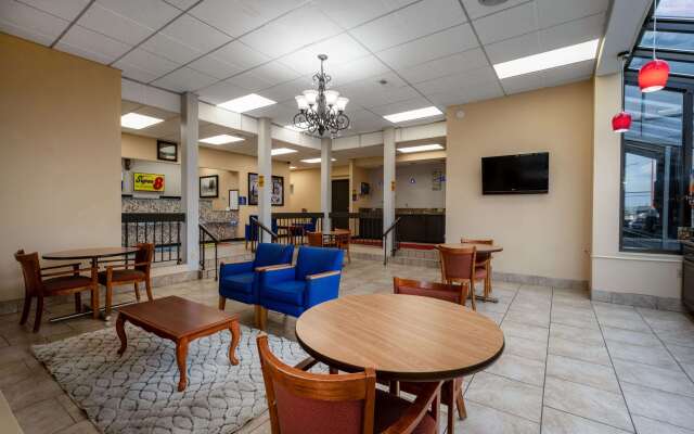 Days Inn by Wyndham Perrysburg/Toledo
