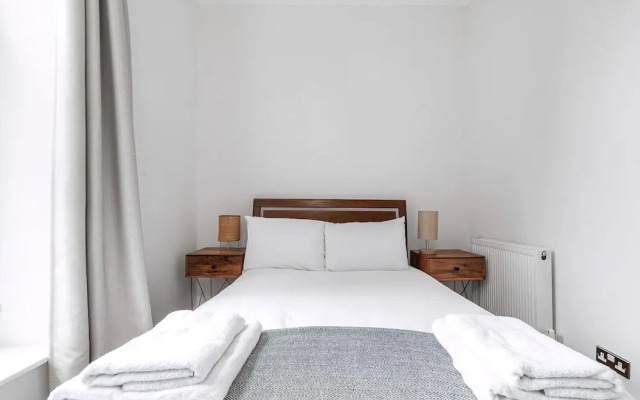 Period Flat in Islington With Modern Charm