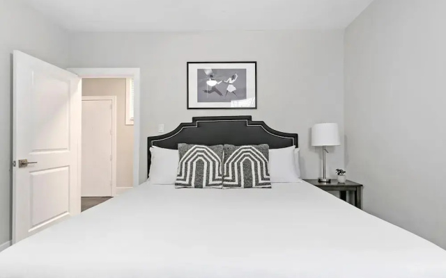 Comfortable 3BR Apt - Lincoln 03-3