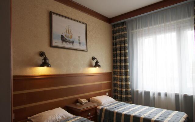 Avrora Hotel