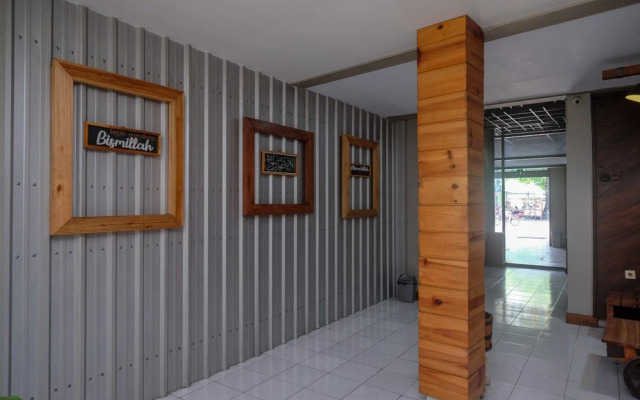 Urbanview Hotel Syariah Wisnugraha by RedDoorz
