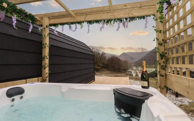 Jenny - Crossgate Luxury Glamping