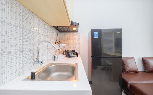 Comfort And Modern 2Br At Royal Heights Apartment