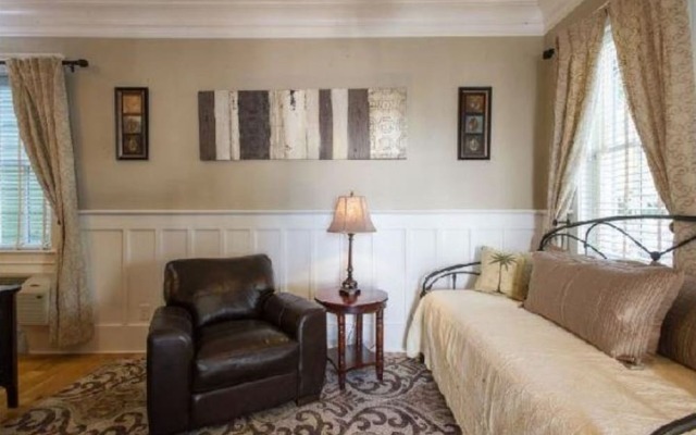 The Palmetto House Inn