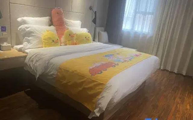 Unitour Hotel (Nanning Railway Station Thirty-Three Middle Subway Station)