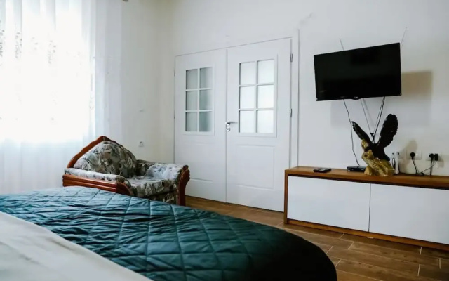 City Grove Blooms and Beds 2BR With City Views