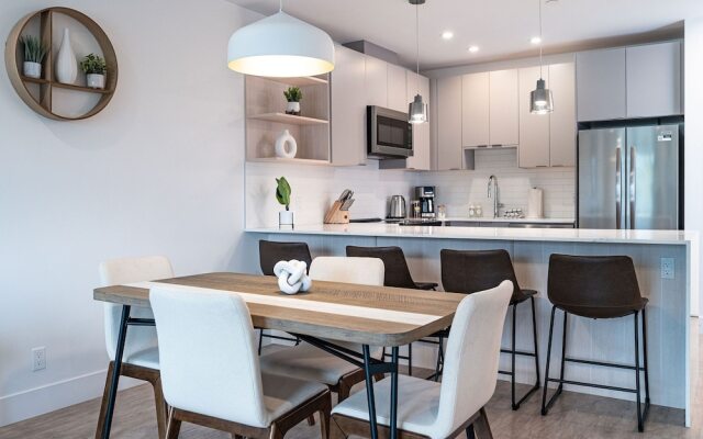 RevelStoked Getaway by Revelstoke Vacation