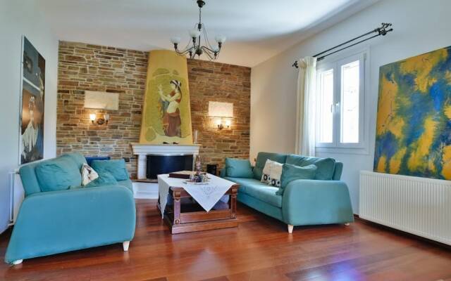 Charming 3-bedroom House in Tinos