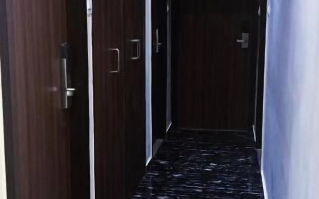 Hotel Crystal Luxury INN