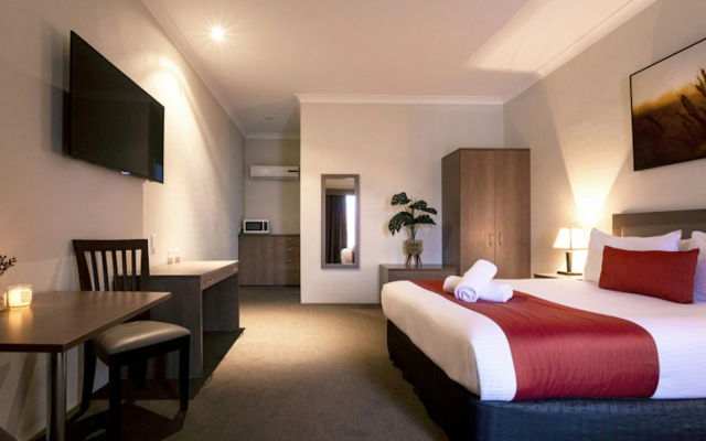 Quality Inn Parkes International – Guest Rooms – Parkes