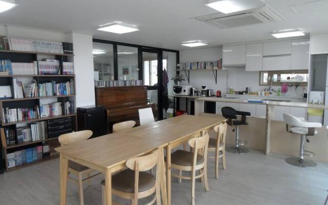 2013 Guesthouse