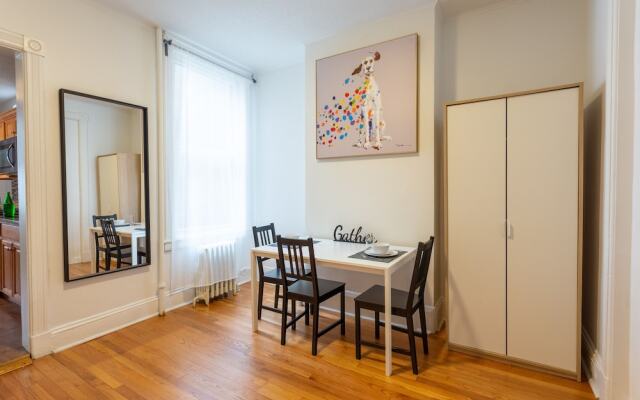 Charming Brownstone Apt Minutes to NYC