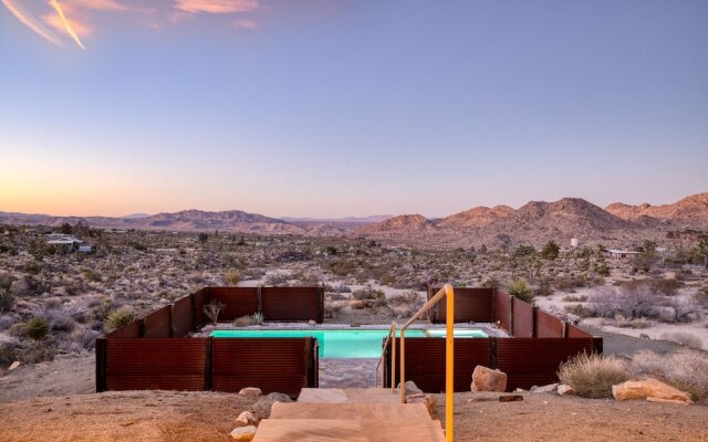 Desert Stone by Avantstay Contemporary Desert Oasis With Pool & Hot Tub