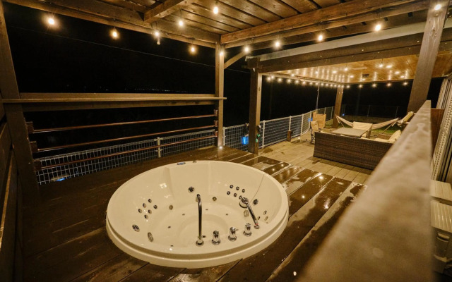 Beach Side Secret -SEVEN Hotels and Resorts-