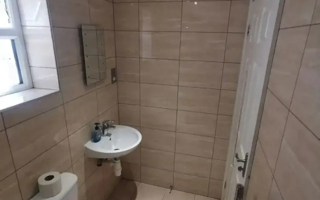 Romford Retreat - Stylish Apartment Stay