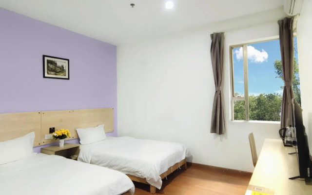 Rujia Business Hotel (Zhanjiang Aihua Plaza)