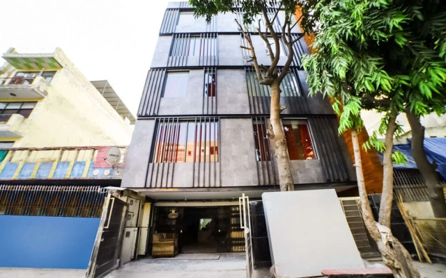 Oyo Flagship 37110 Block C Shakurpur