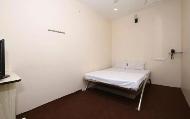 Shahi Guest House by OYO Rooms