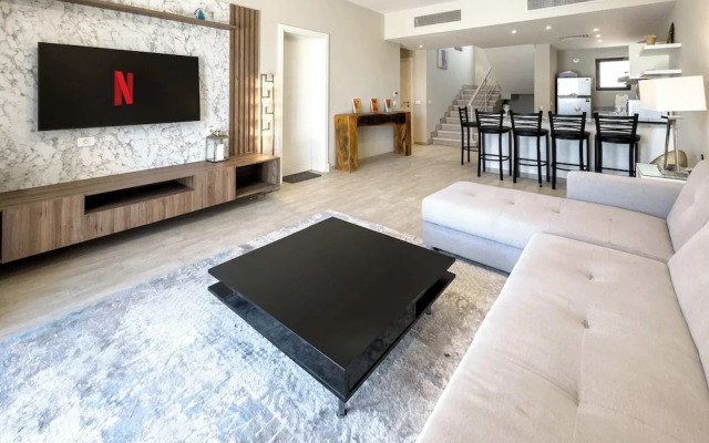 Xuru Stays I Posh & Eclectic 4 BDR Villa @ Fanadir Bay